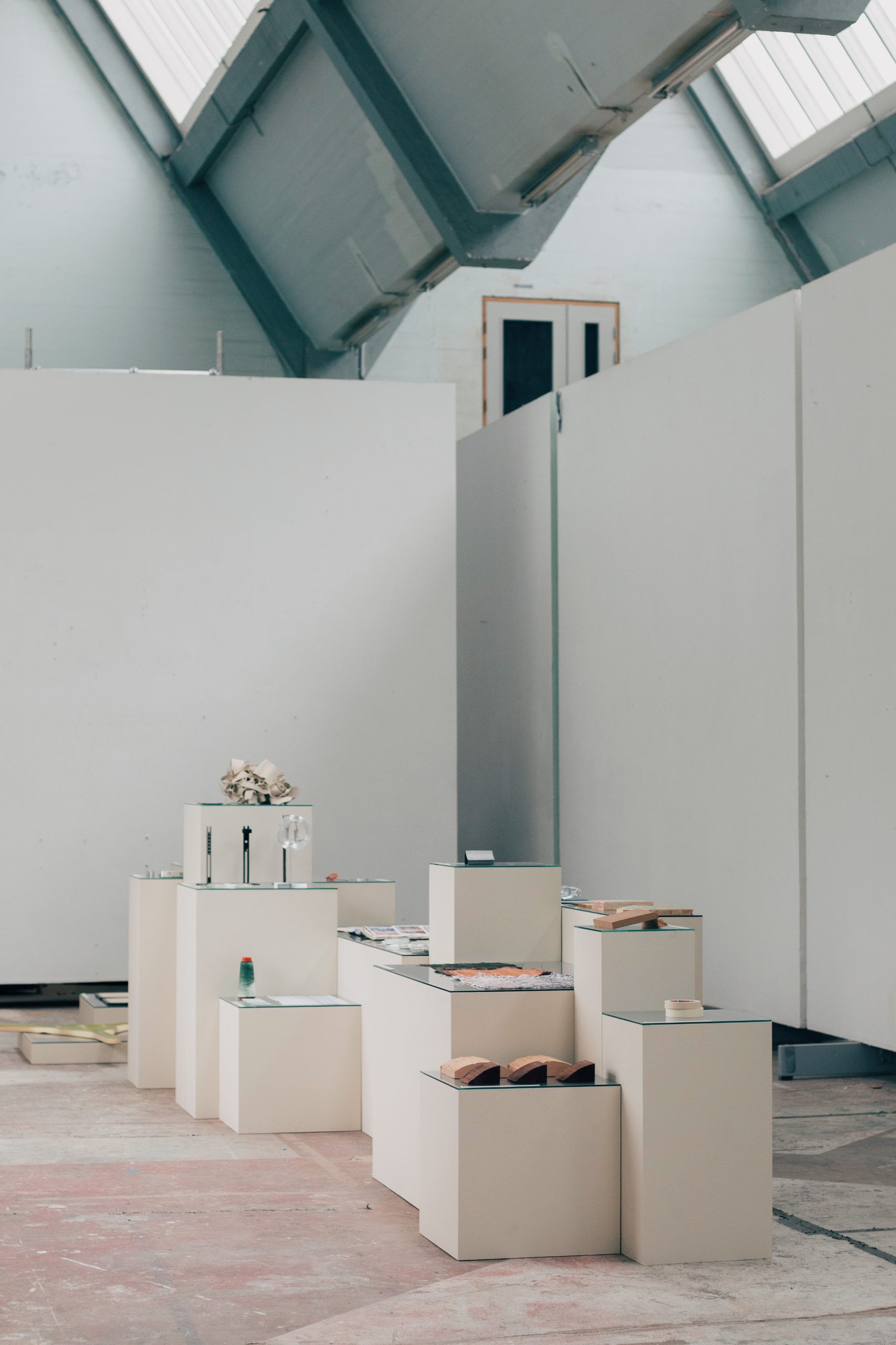 Exhibition view of UKURANT Makes Room, photographed by Maya Matsuura
