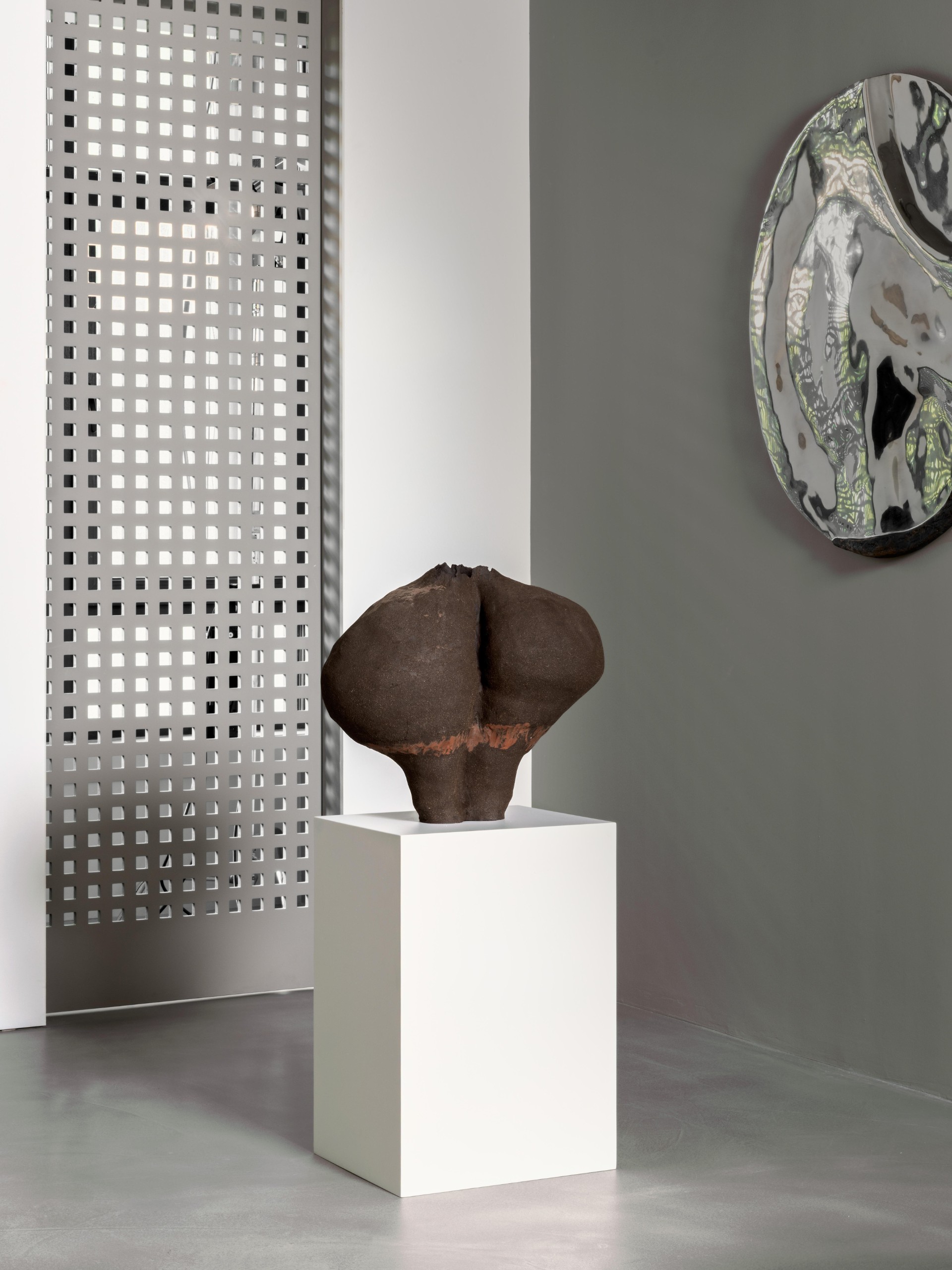 Begüm Alkan, Untitled IX, with Ayşe Demir’s Gala 94 on the wall at ARKOBJECT, Istanbul