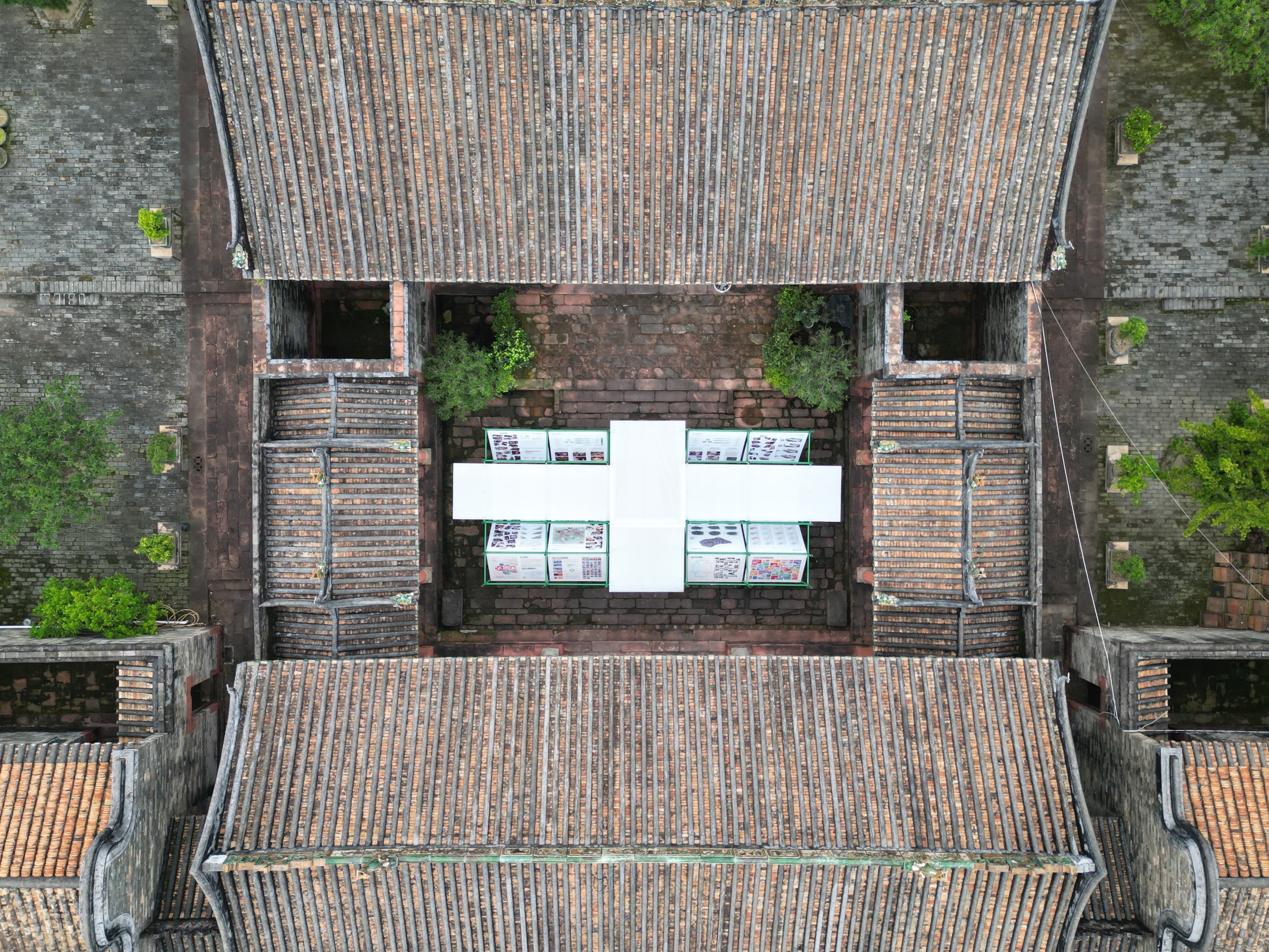 Haogang Ji: aerial view of the cross-shaped exhibition in the courtyard of the Su Clan Ancestral Hall