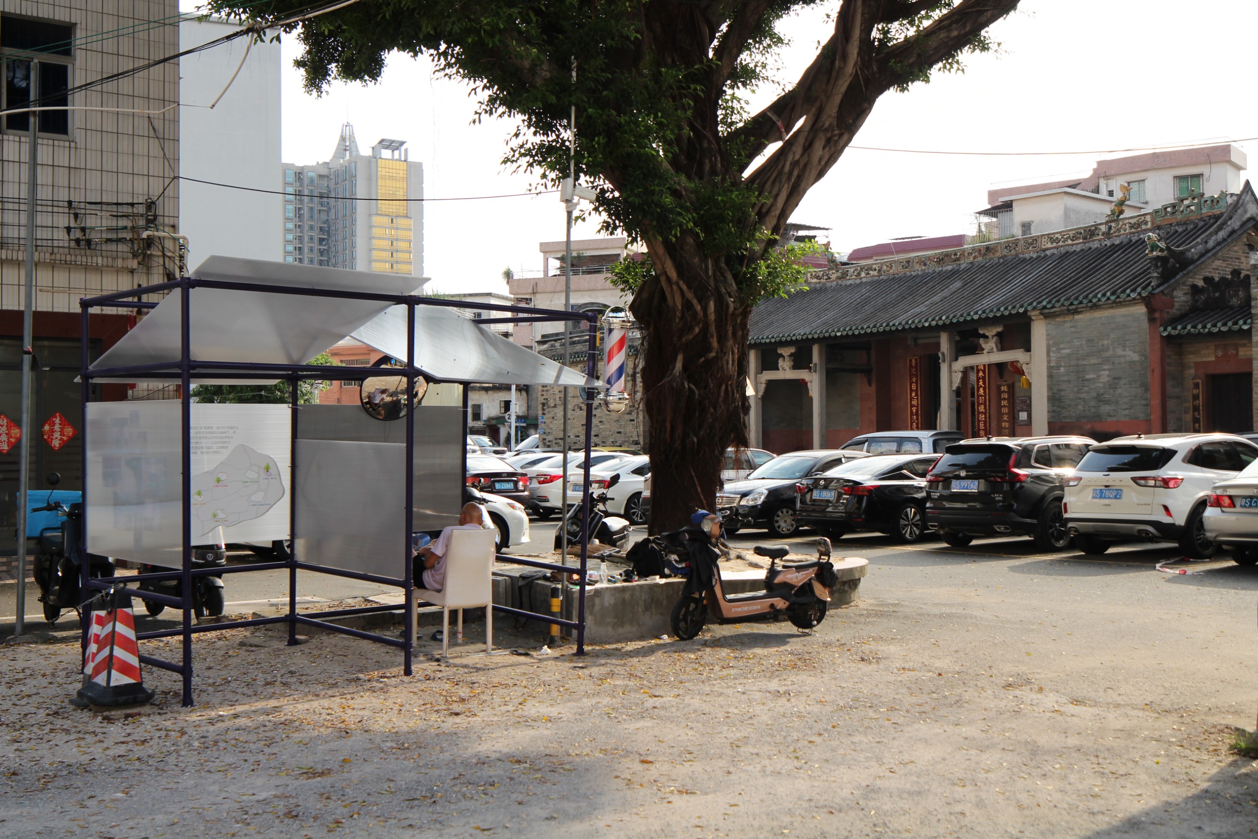 The installation within the daily life of the village