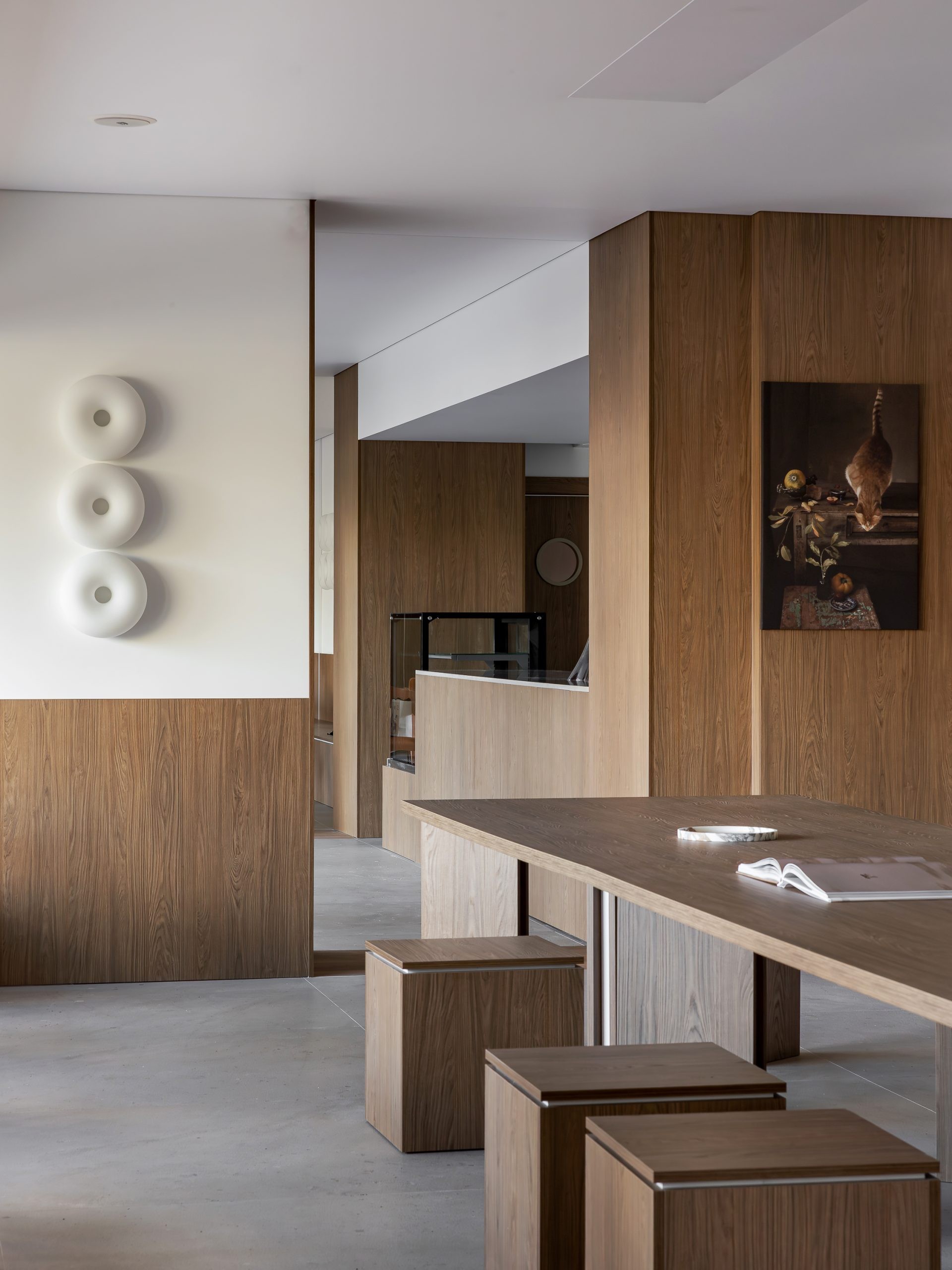 MARKS Coffee & Books is conceived as a continuous public room for reading, meeting and coffee.